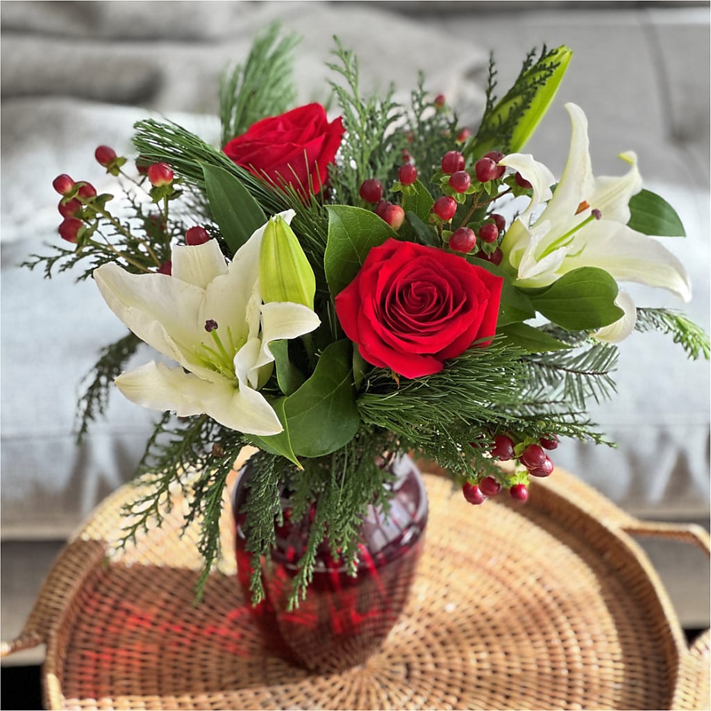 Evergreen Delight Bouquet –  Rosewood Flower Shop, Humble TX